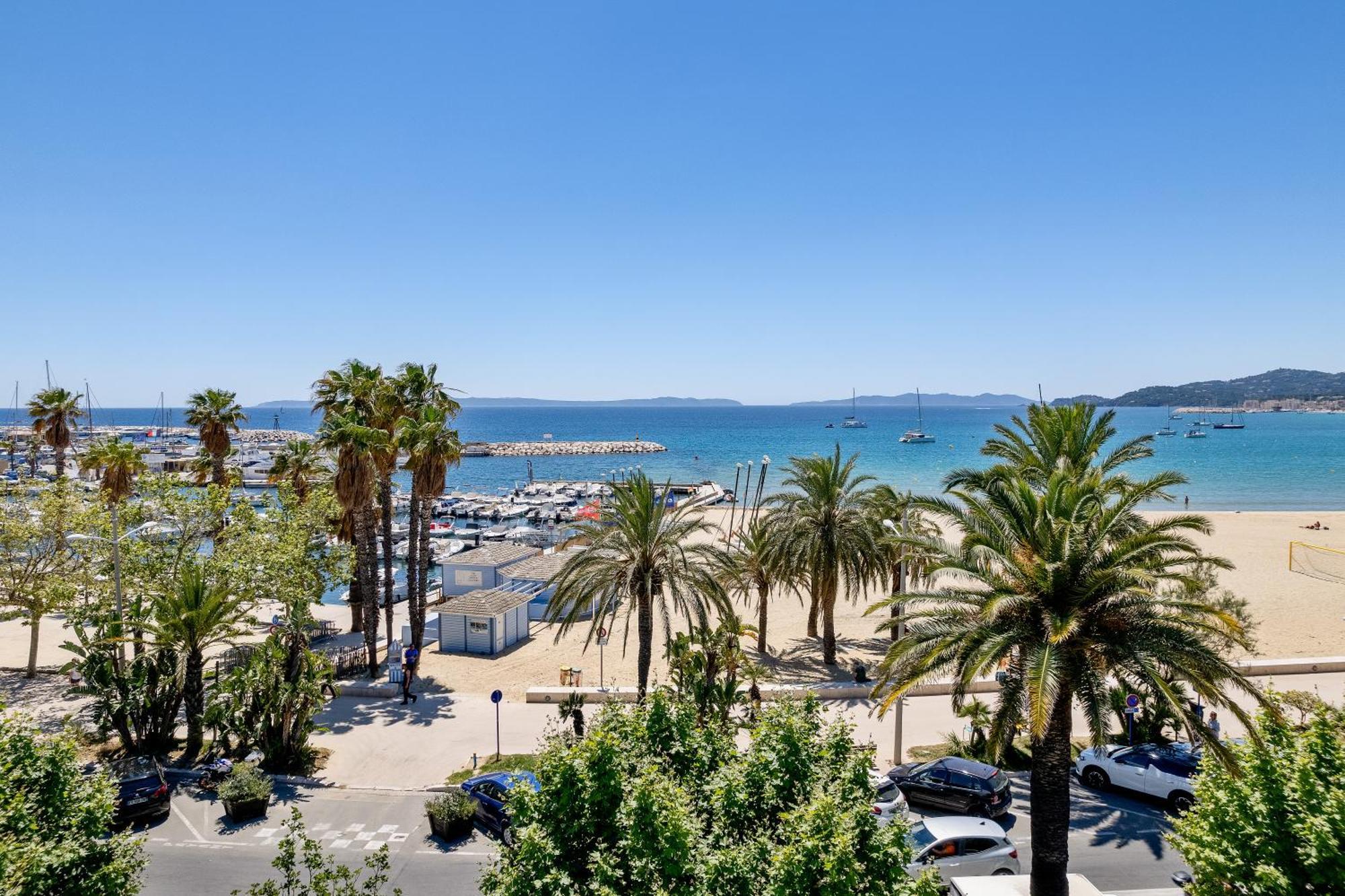 Hotel Espadon Bleu Le Lavandou Eksteriør billede
