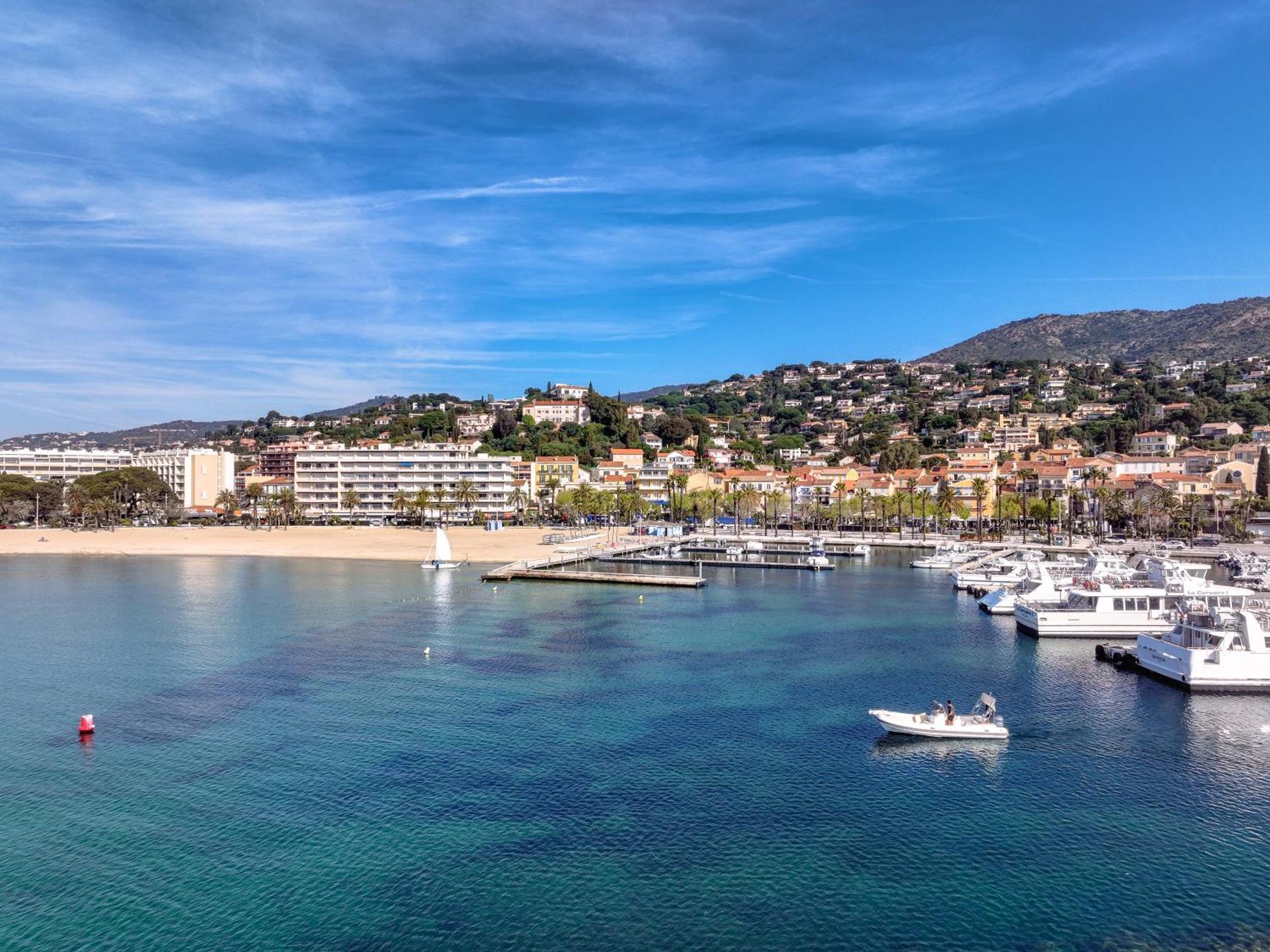 Hotel Espadon Bleu Le Lavandou Eksteriør billede