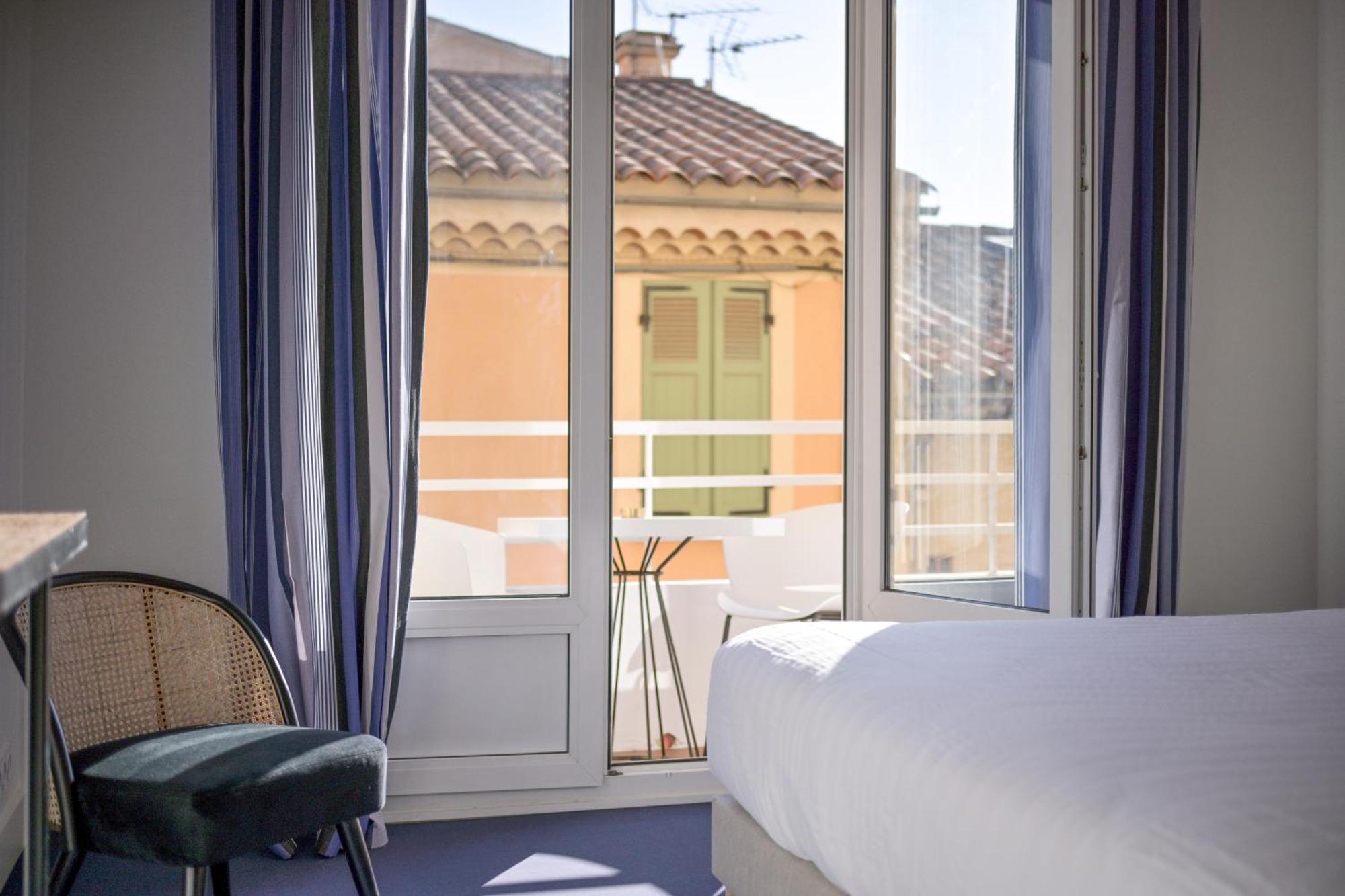 Hotel Espadon Bleu Le Lavandou Eksteriør billede